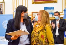 Tras el “acting del rechazo” de los gremios estatales, ATE aceptó la contraoferta (una vez más) y se armó el revuelo Olga Reinoso de ATE junto a Alicia Kirchner -