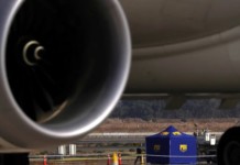 Asalto comando y feroz tiroteo en el aeropuerto de Santiago de Chile: hay dos muertos Asalto comando en plena pista de aterrizaje del Aeropuerto de Santiago de Chile -