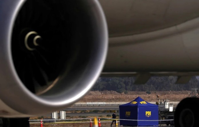Asalto comando en plena pista de aterrizaje del Aeropuerto de Santiago de Chile -