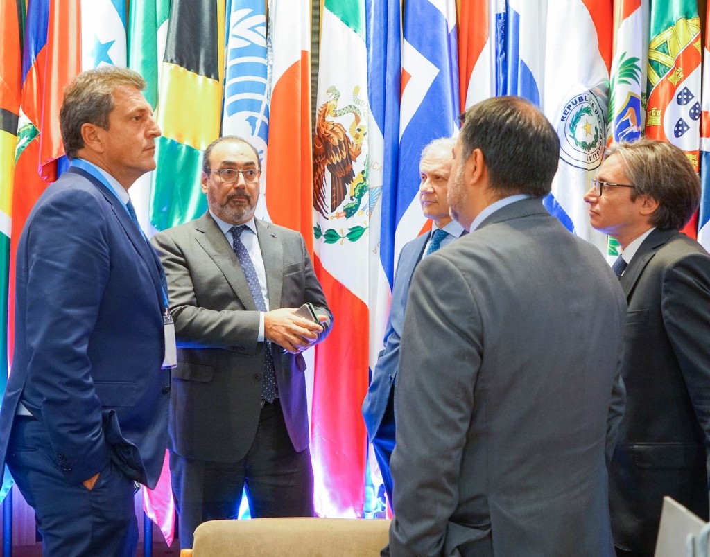 El ministro de Economía, Sergio Massa, se reunió hoy en Chile con el directorio del Banco de Desarrollo de América Latina (CAF) - Foto: Prensa Ministerio