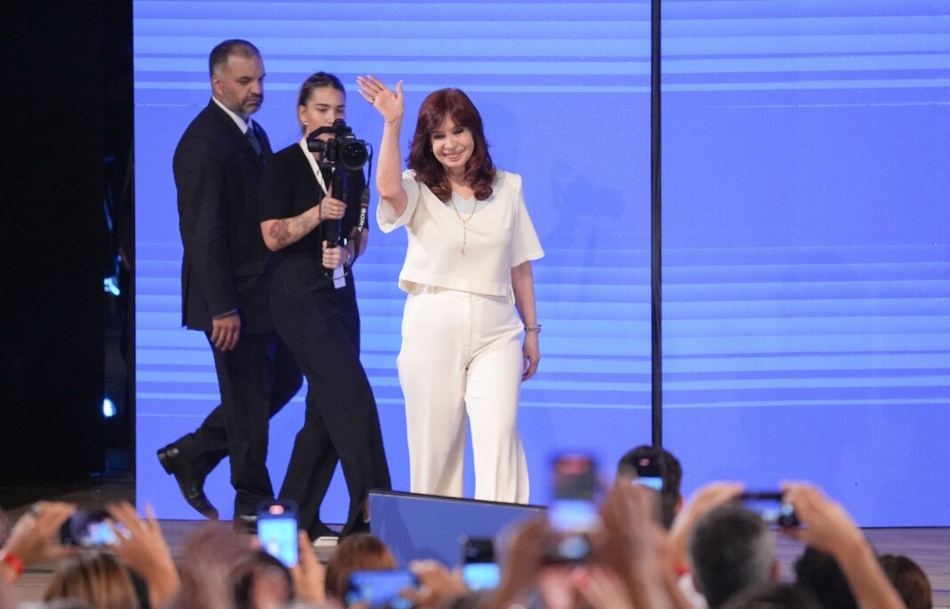 La vicepresidenta de la Nación Cristina Kirchner en un acto en La Plata - Foto: NA
