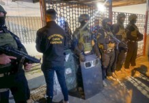 Sergio Berni justificó el absurdo operativo para detener a los colectiveros: “Las imágenes impactan, pero los policías cumplen el protocolo” Detenciones por las agresiones a Sergio Berni - Foto: NA