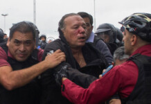 Sergio Berni toma licencia médica por la lesión maxilar que sufrió en la protesta de colectiveros: lo reemplaza Julio Alak El ministro de seguridad Sergio Berni fue golpeado en un reclamo de choferes de colectivos por inseguridad - Foto: NA