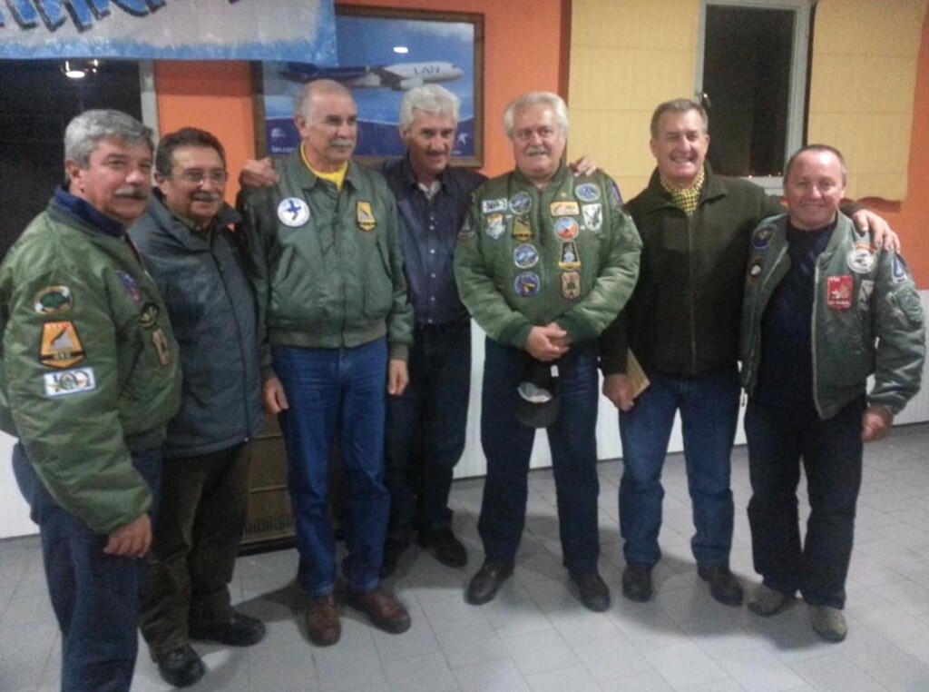 Héroes de la Fuerza Aérea Argentina en paso por el aeropuerto de Río Gallegos - Foto: