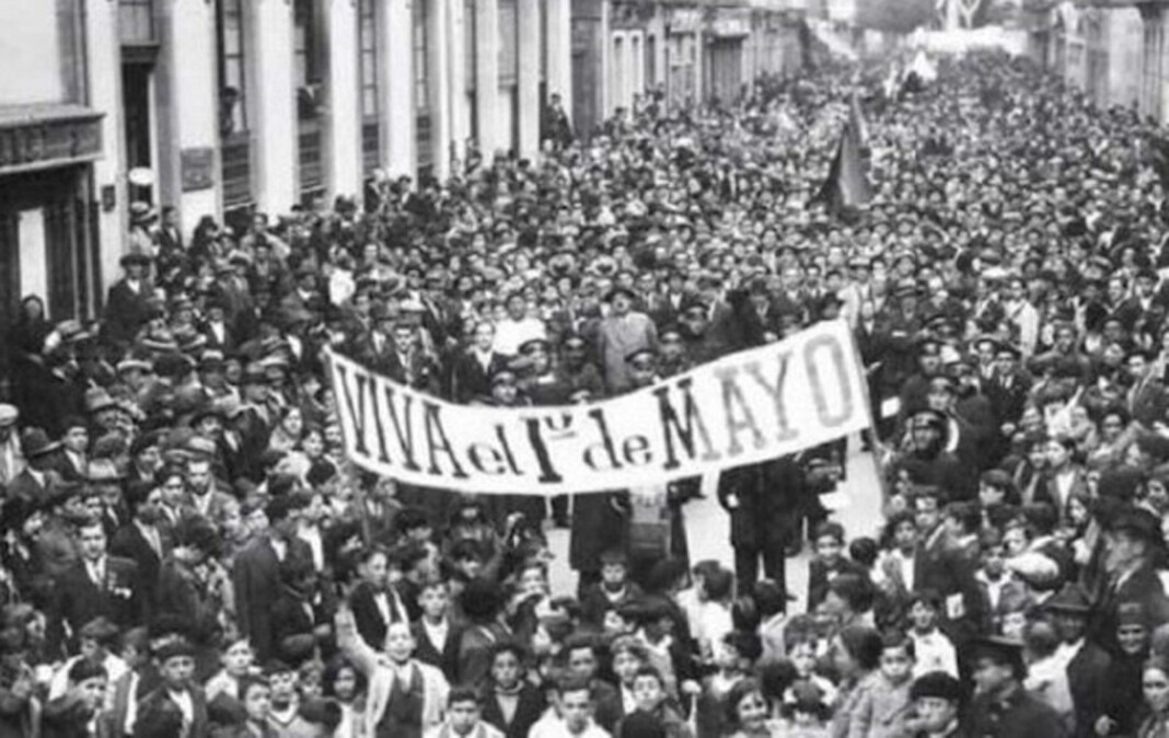 Manifestación de trabajadores el 1º ese mayo 1955 - Foto: Archivo