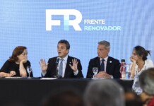 Tensión en Frente de Todos: el ministro de Transporte condicionó la continuidad del Frente Renovador en el armado oficialista a que no haya PASO Sergio Massa encabezó la mesa del Frente Renovador para convocar al congreso del partido - Foto: Prensa Ministerio Economía