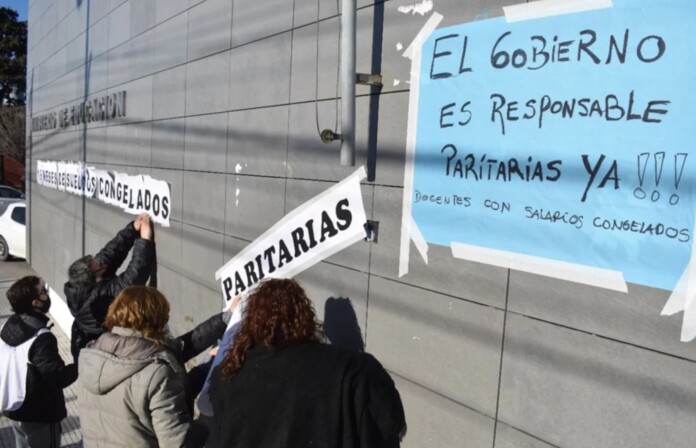 Los docentes de Chubut agremiado en ATECH en medidas de fuerza - Foto: Twitter