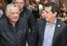 Eduardo de Pedro recibió el respaldo de Luis Barrionuevo para pelear la presidencia: “A la Argentina le falta orden y organización” Eduardo Wado de Pedro junto a José Luis Barrionuevo - Foto: NA