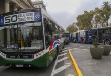 La UTA levantó el paro de colectivos que iba a arrancar a la medianoche tras la conciliación obligatoria que dictó el Gobierno Paro de Colectivos - Foto: NA