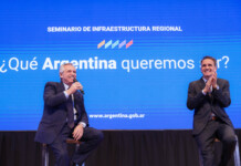Alberto Fernández: “Sueñen conmigo, vamos a cambiar la Argentina” El presidente Alberto Fernández hoy en el Centro Cultural Kirchner, lo acompaña el ministro Gabriel Katopodis - Foto: NA