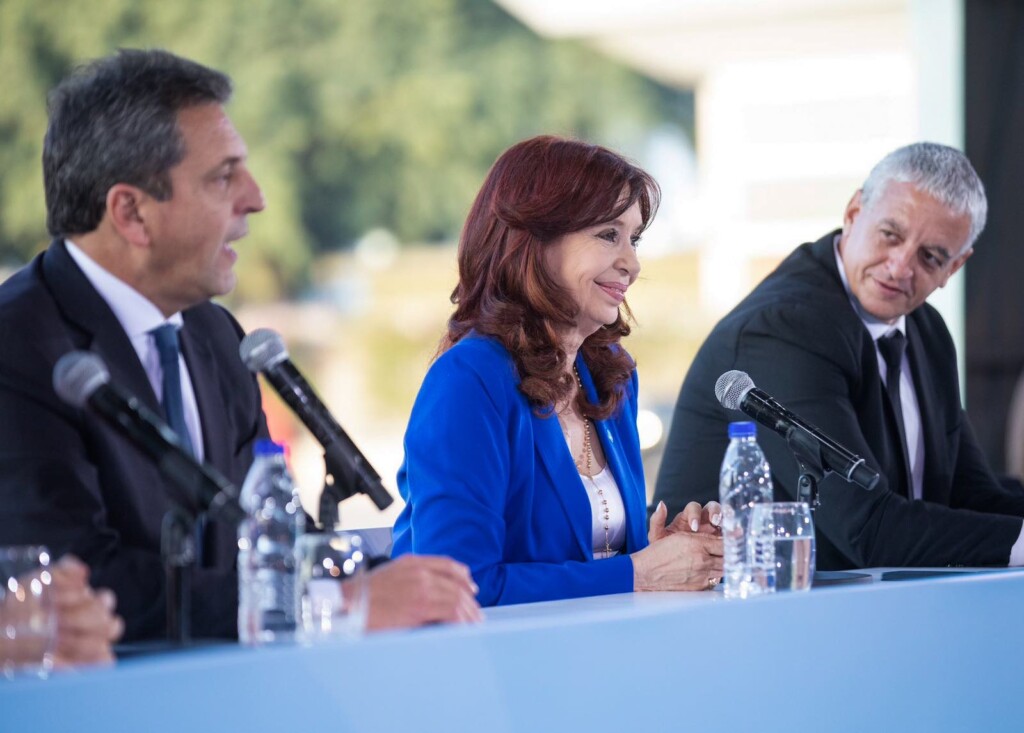 La videpresidenta Cristina Kirchner, y el ministro de Economía, Sergio Massa - Foto: NA
