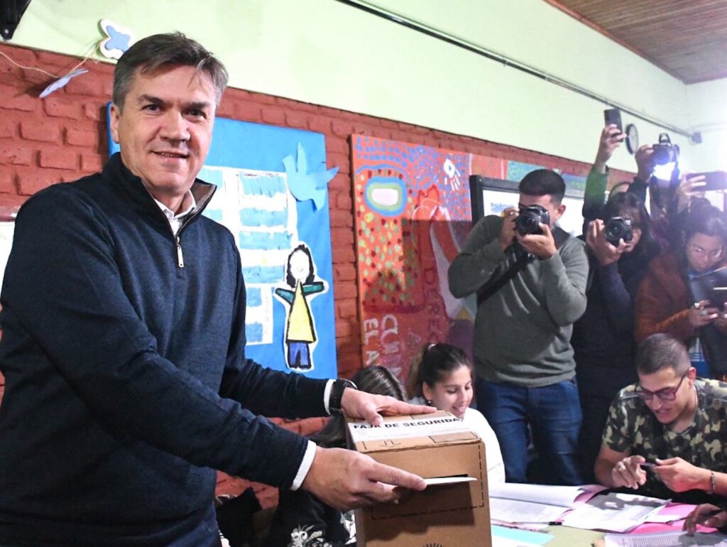 El radical Leandro Zdero vota - Foto: NA