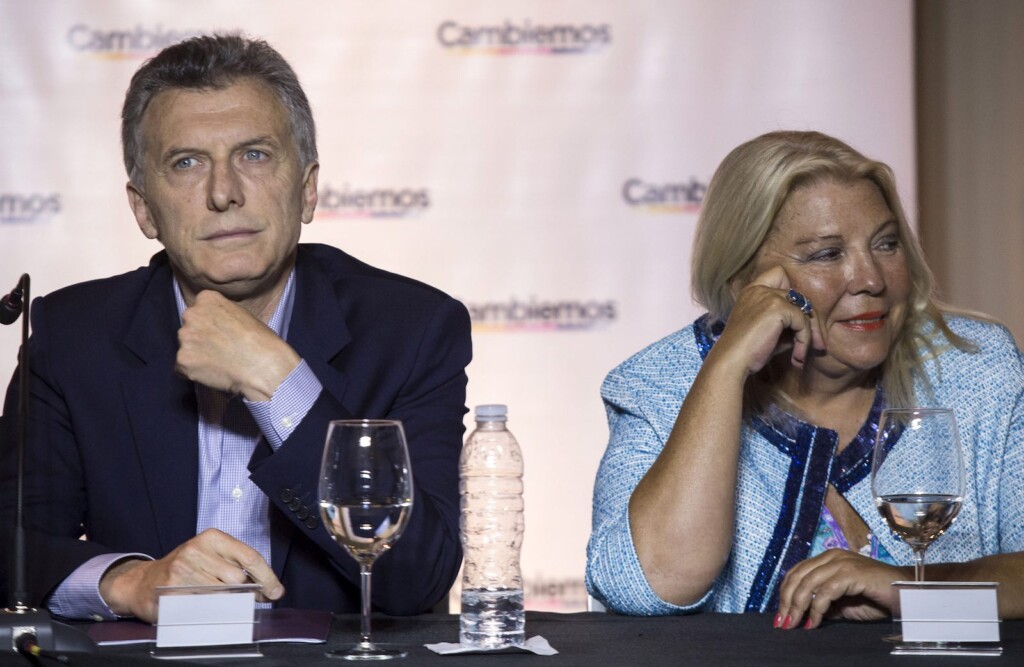 Elisa Carrió de la Coalición Cívica junto a Mauricio Macri - Foto: NA
