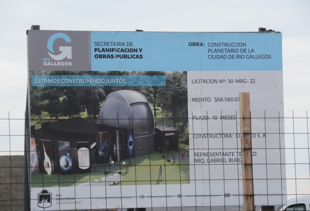 La G de Grasso en los carteles de obras públicas de Río Gallegos - Foto: OPI Santa Cruz/Francisco Muñoz