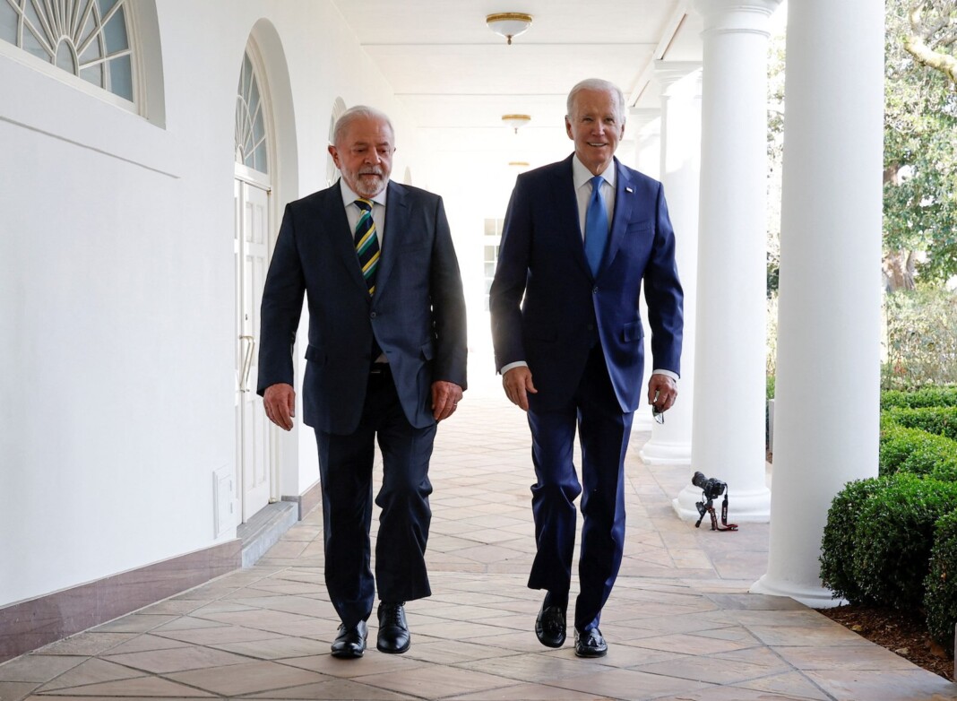 El presidente de los Estados Unidos Joe Biden junto a Lula da Silva en la Casa Blanca - Foto: NA