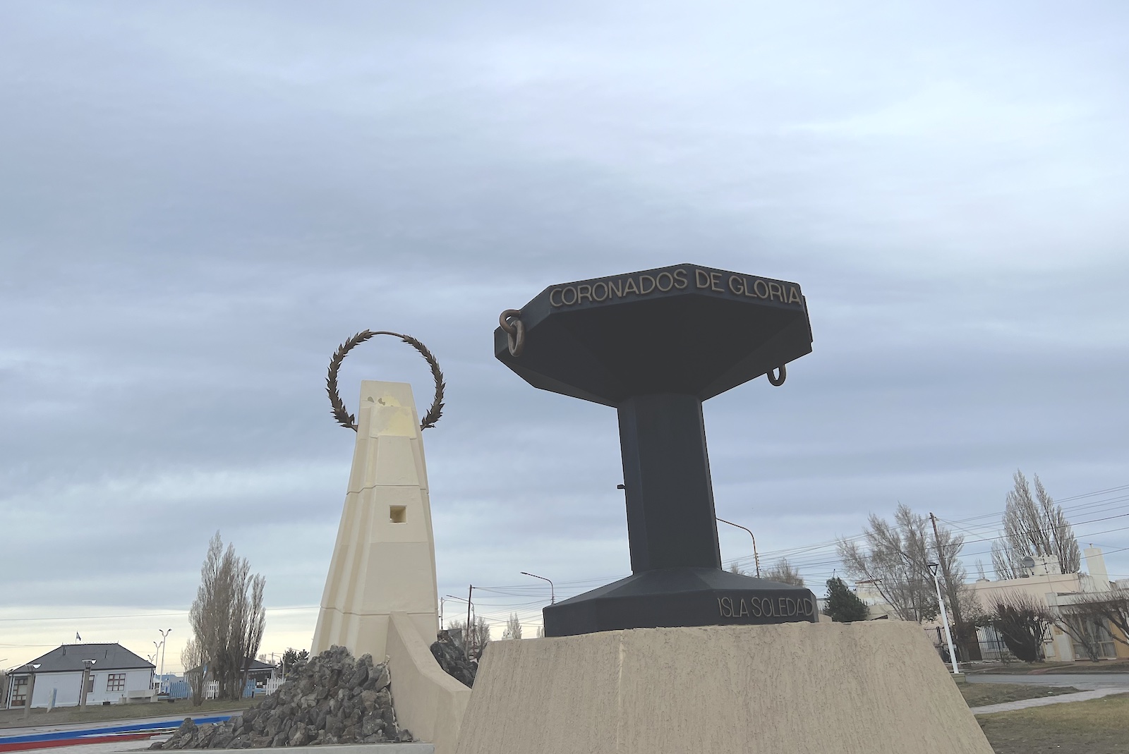 Camuzzi le ganó al relato del gobierno sobre su devoción por los ex combatientes de Malvinas. Le cortaron la llama votiva al monumento en Río Gallegos por falta de pago - Foto: OPI Santa Cruz/Francisco Muñoz Camuzzi le ganó al relato del gobierno sobre su devoción por los ex combatientes de Malvinas. Le cortaron la llama votiva al monumento en Río Gallegos por falta de pago - Foto: OPI Santa Cruz/Francisco Muñoz