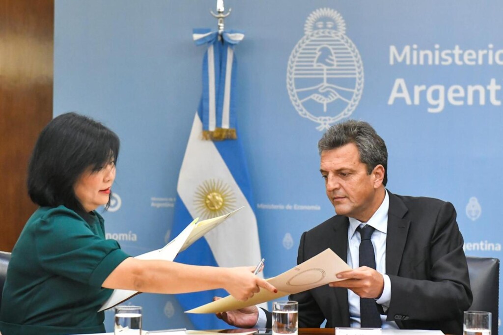 el Ministro de Economía Sergio Massa, anunció bajo el título “Nuevo apoyo del BID a la Argentina” la asignación de 350 millones de dólares al gobierno para “apoyar la agenda climática y la descarbonización” - Foto: Economía