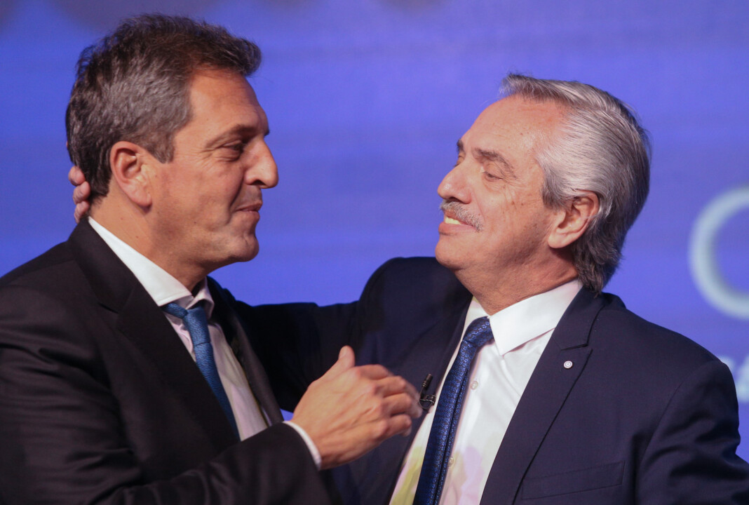 El presidente Alberto Fernández junto al ministro de Economía, Sergio Massa, durante su participación en la convención de la Cámara Argentina de la Construcción - Foto: NA