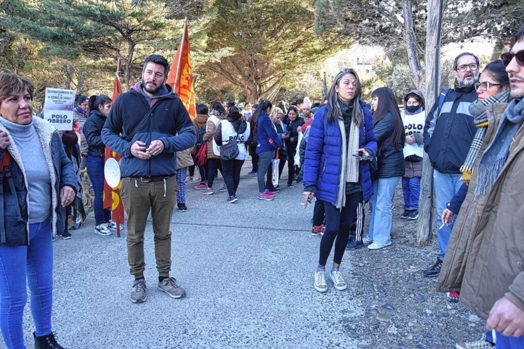 En Comodoro vecinos pidieron el desprocesamiento de 16 personas por manifestar contra la minería y en defensa del agua - Foto: Diario Crónica 