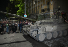 Mercenarios rusos armados se retiran de Rostov; preguntas sobre el control de Putin persisten Mercenarios rusos armados se retiran de Rostov; preguntas sobre el control de Putin persisten - Foto: NA