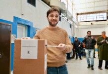 El candidato a Gobernador es el senador Ignacio "Nacho" Torres - Foto: NA