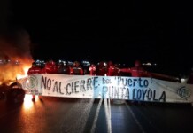 A pesar del pago de la BAE y la Conciliación Obligatoria dictada por el Ministerio, ATE Punta Loyola sigue con las medidas de fuerza aludiendo incumplimientos laborales Paro y manifestación de trabajadores de YCRT Punta Loyola. Peralta dijo que están haciendo paro al paro y pretenden en menos de 2 meses resolver lo que no se hizo en años