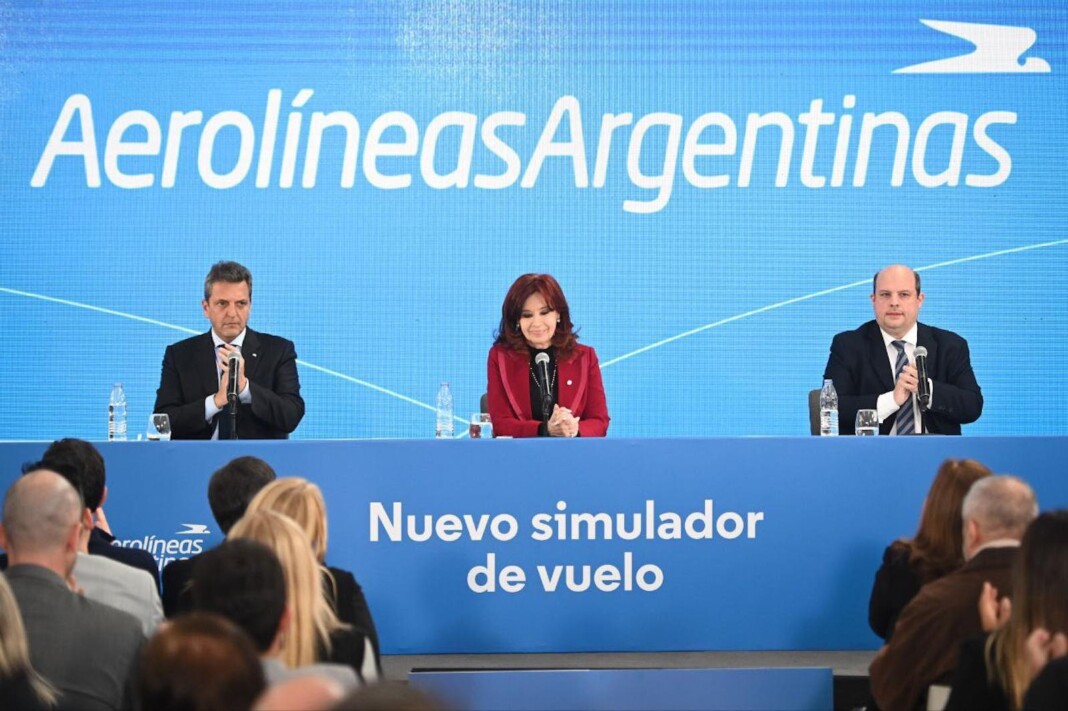 Ministro de Economía, Sergio Massa, destaca el papel de Aerolíneas Argentinas en la construcción de soberanía económica - Foto: NA