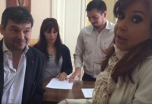 La Justicia consideró ilegítimo y abusivo el paro docente El juez Subrogante en el Juzgado de Primera Instancia N° 1 en lo Civil, Comercial, Laboral y de Minería, Marcelo Hugo Bersanelli junto a Cristina Kirchner -