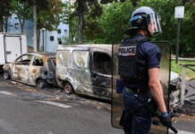 Más de 1.300 detenidos en Francia durante una cuarta noche de disturbios tras la muerte de Nahel M Más de 1.300 detenidos en Francia durante una cuarta noche de disturbios tras la muerte de Nahel M - Foto: NA