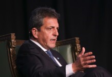 El mazazo de Massa y la devaluación brutal que contradice al candidato que promete arreglar lo que él mismo está destruyendo, si es presidente Sergio Massa candidato a presidente del Kirchnerismo - Foto: NA