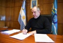 Docentes de ATECh paran el lunes por recomposición salarial El ministro de Educación de Chubut, José María Grazzini