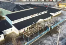 El último acto de personajes K en Educación. Relevaron del cargo a directivos por razones estrictamente políticas. Prejuzgaron, les cercenaron el derecho a defensa y pueden crear un grave antecedente La EPP Nº 90 en Río Gallegos - Foto: OPI Santa Cruz