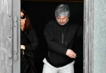 Lázaro Báez junto a la vicepresindente de la nación Cristina Kirchner en el mausoleo de la familia en Río Gallegos - Foto: OPI Santa Cruz/Francisco Muñoz