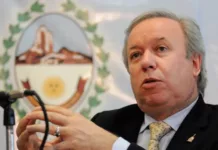 Hace 10 años atrás el acueducto se rompía 563 veces, Peralta respondía por Sosa, GN custodiaba a Isolux, querían sacar la Ley de Lemas y Fabiana Ríos alquilaba aviones de Lázaro Daniel Peralta Gobernador de Santa Cruz - Foto: OPI Santa Cruz/Francisco Muñoz
