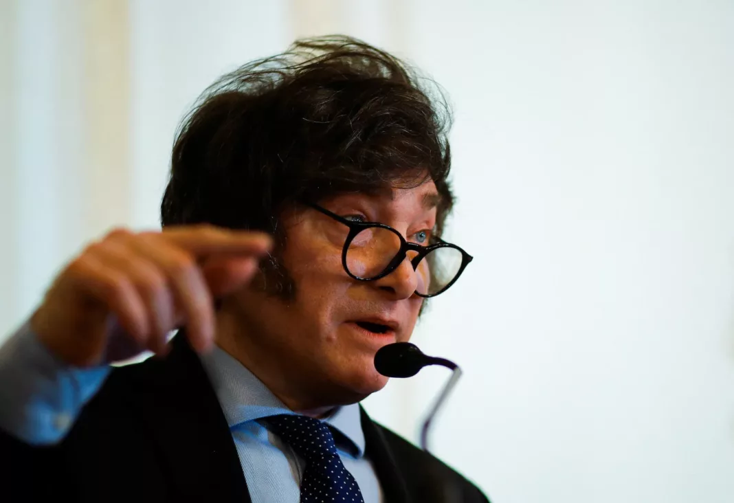 Javier Milei ratifica su intención de dolarizar la economía - Foto: NA