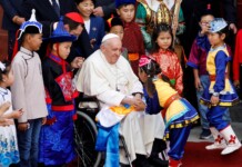 El Papa Francisco llegó a Mongolia El Papa Francisco llegó a Mongolia - Foto: NA