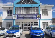 La policía halló a un hombre sin vida en el interior de una vivienda de Pico Truncado Balearon una casa en Pico Truncado y los detuvo la policía