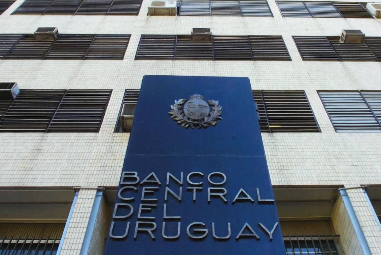 El Banco Central de Uruguay solicita información sobre Martín Insaurralde y Jésica Cirio