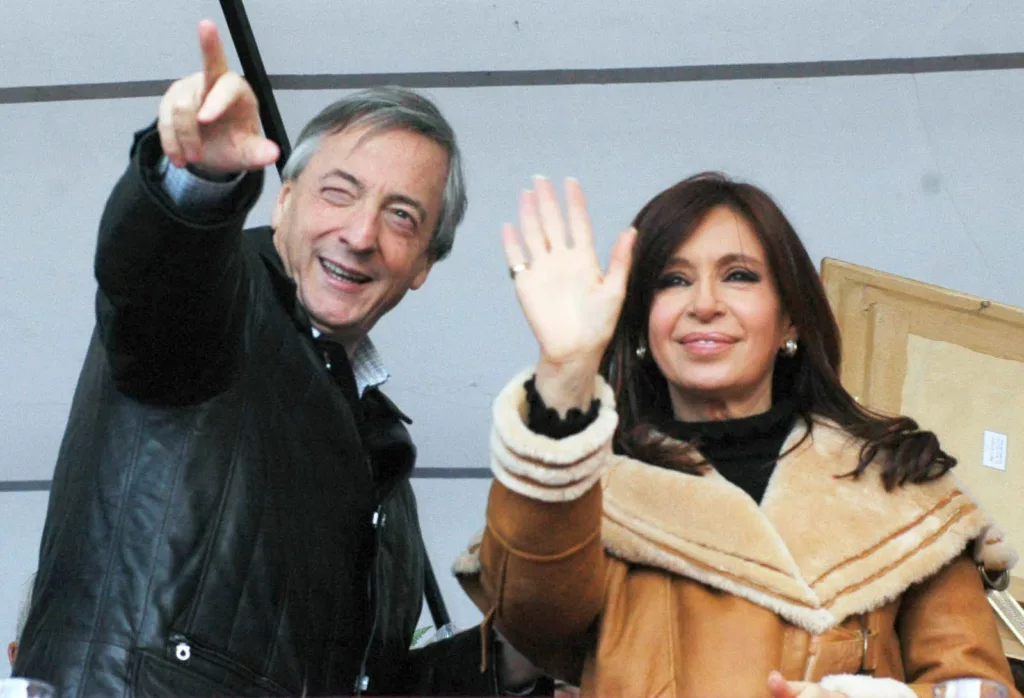 Néstor y Cristina Kirchner ambos expresidentes de la nación -