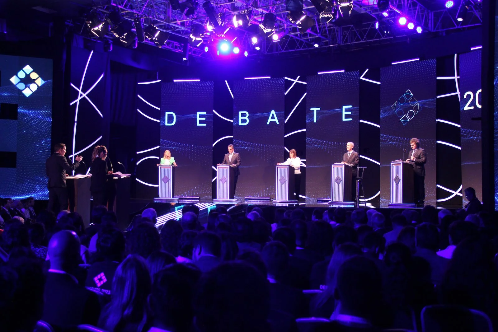 Los cinco candidatos presidenciales se enfrentaron en un debate en Santiago del Estero - Foto: Debate Electoral Los cinco candidatos presidenciales se enfrentaron en un debate en Santiago del Estero - Foto: Debate Electoral