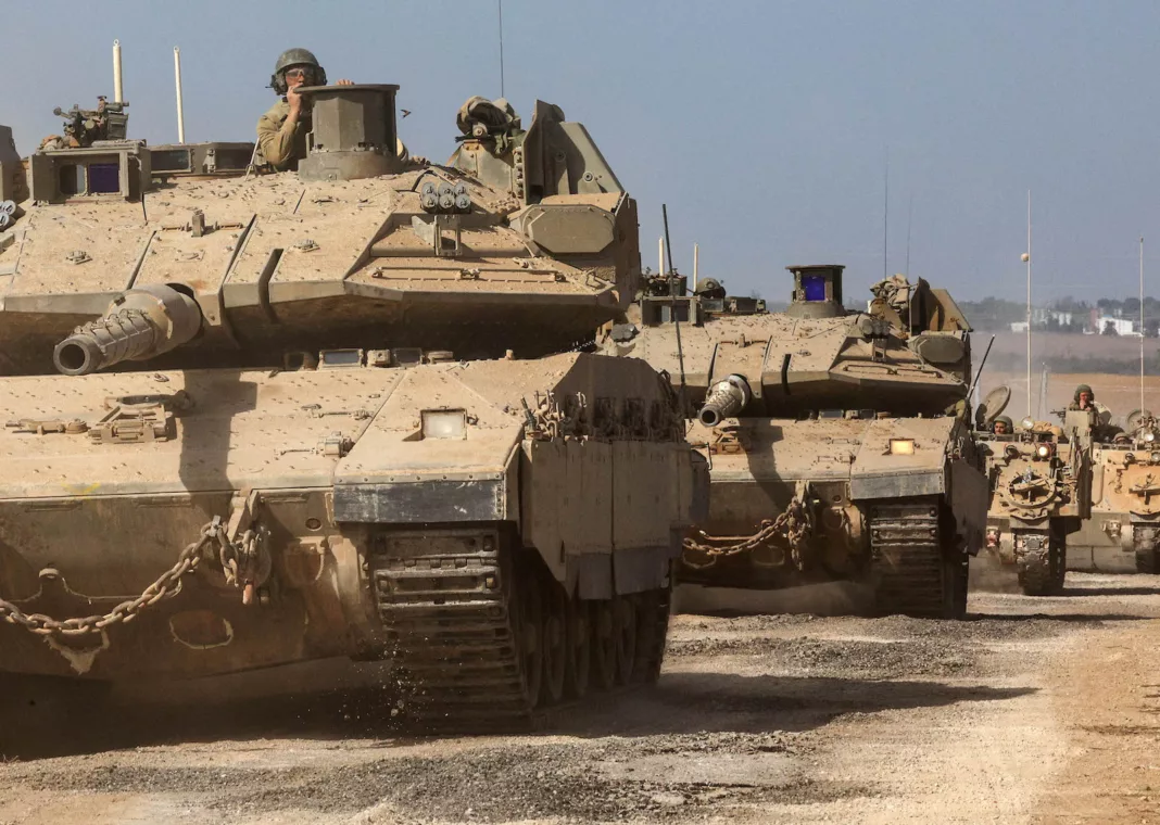 Fuerzas de defensa de Israel instan a residentes de Gaza a evacuar hacia el sur - Foto: NA