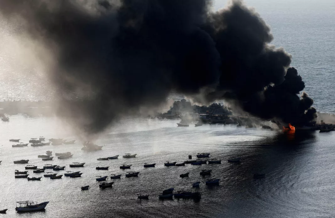 Israel ataca la Franja de Gaza con fuerza en un intenso día de violencia - Foto: NA