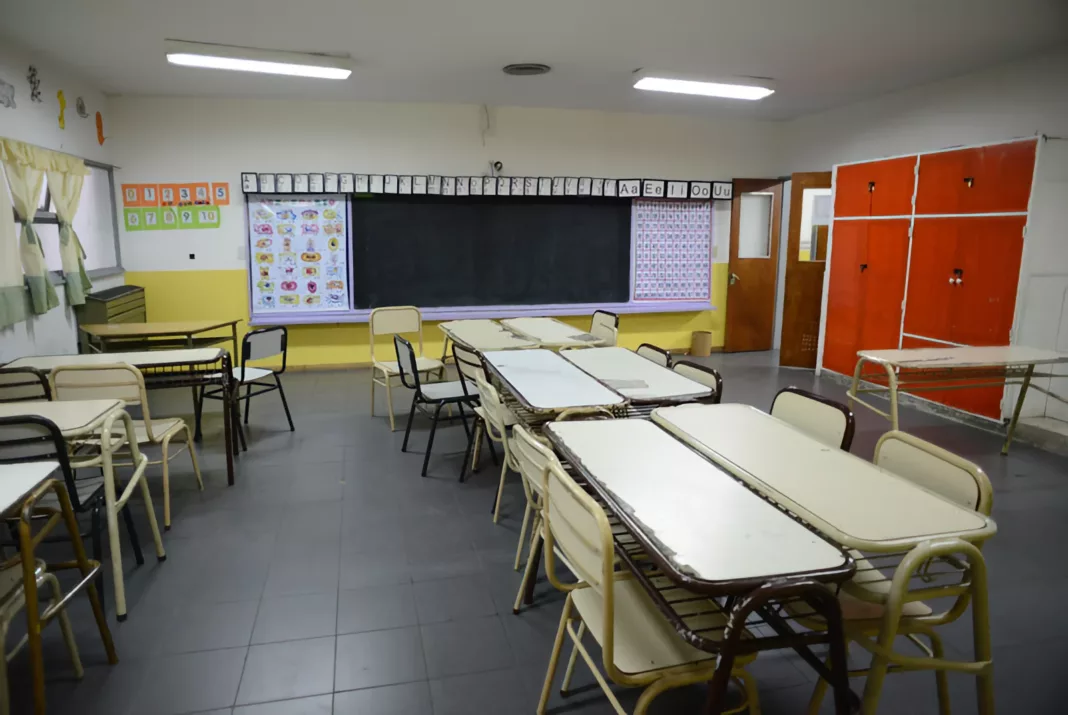 Docentes de escuelas técnicas inician paro de 72 horas