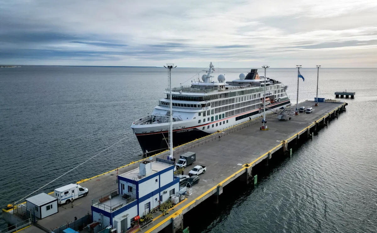 Temporada de cruceros: el Hanseatic Spirit llega a Puerto Madryn