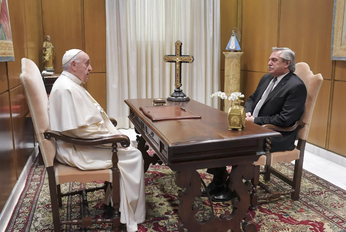 Alberto Fernández será recibido por Papa Francisco en sus últimos días de mandato - Foto: NA Alberto Fernández será recibido por Papa Francisco en sus últimos días de mandato - Foto: NA