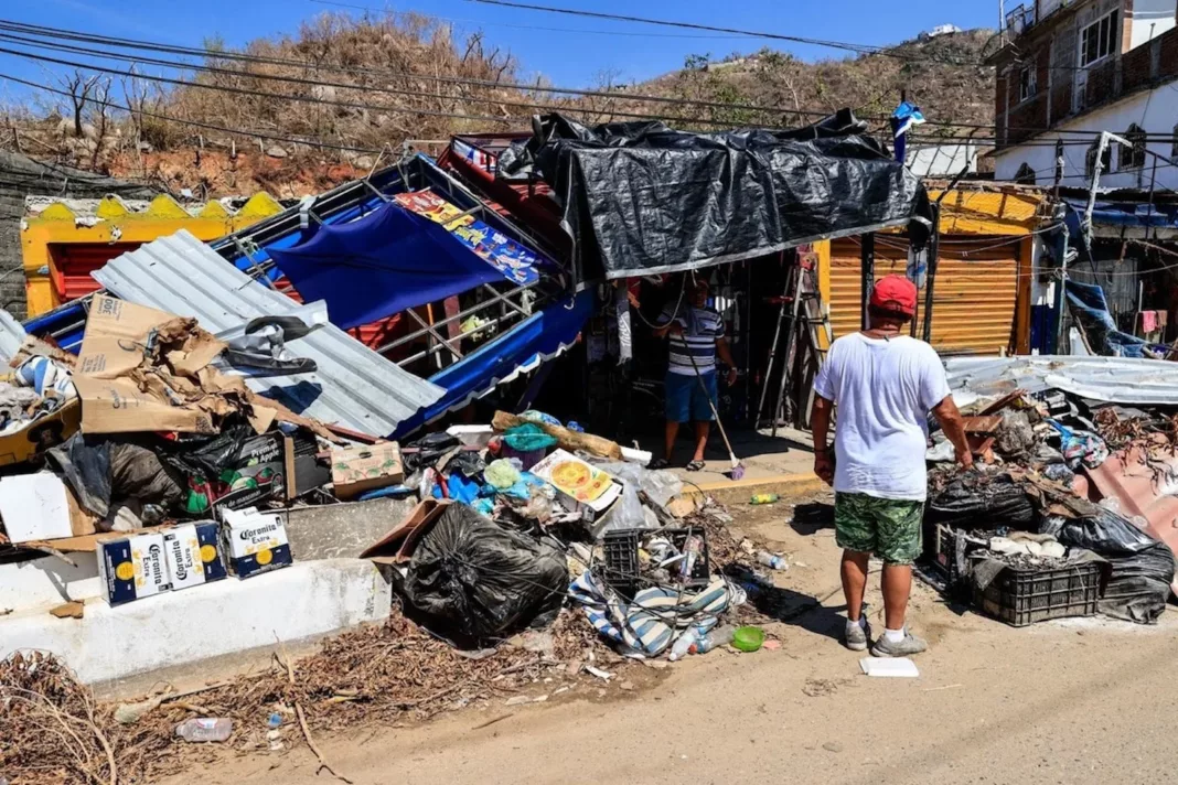 Preocupación por la basura y riesgo de enfermedades tras el huracán Otis en Acapulco