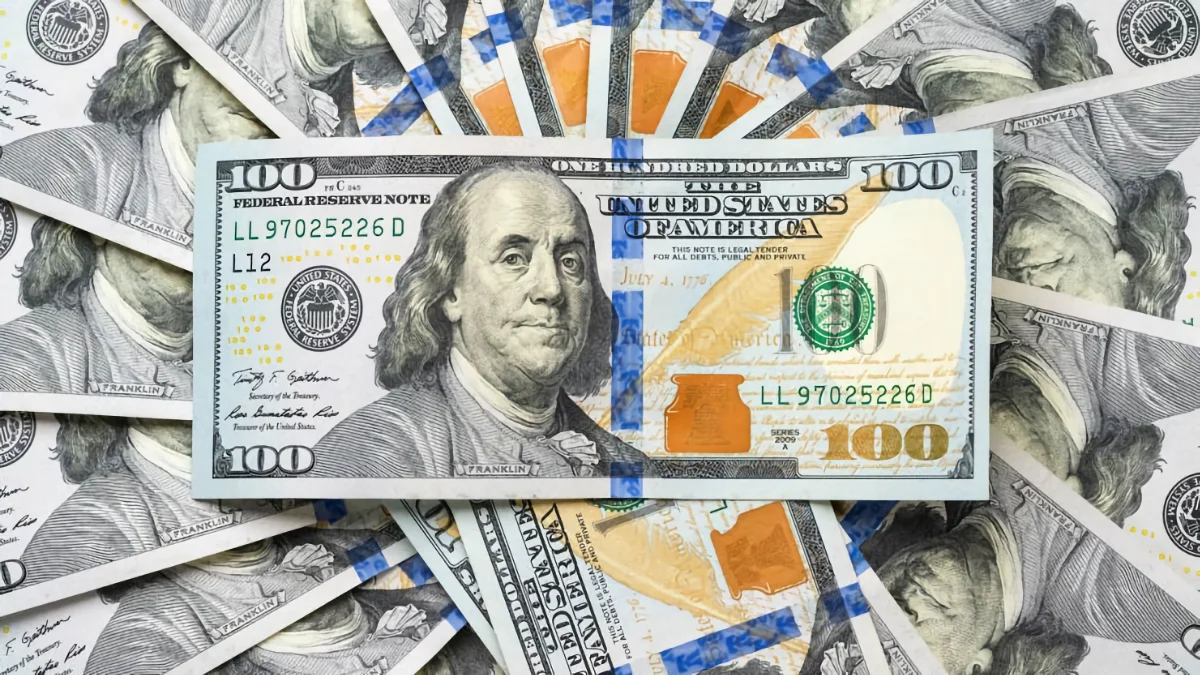 Dólar: operaciones mayoristas anticipan ajuste a $353,50