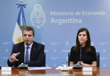 Más de 300 oficinas de ANSeS abren sus puertas para atender trámites de préstamos Sergio Massa y Fernanda Raverta anuncian los nuevos préstamos de Anses - Foto: Prensa economía