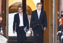 Luis Caputo, anunciará medidas de ajuste esta tarde El ministro de Economía, Luis Caputo deja la casa rosada - Foto: NA