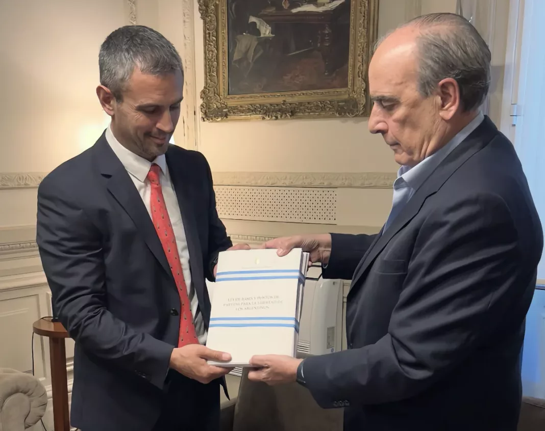 El presidente Javier Milei envía al Congreso un proyecto de “ley ómnibus